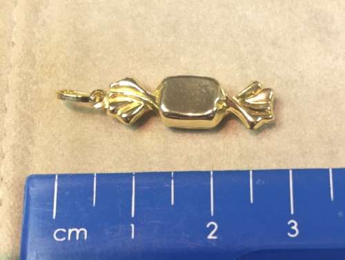 9 K / 9 carat solid Gold, Toffee Sweet ------ charm pendant