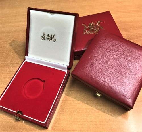 1 oz full size Krugerrand coinholder,  5 available