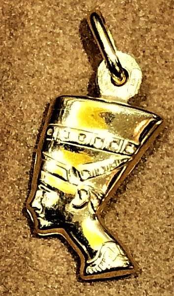 9K solid 9 carat Gold , stunning imported Nefertiti charm pendant