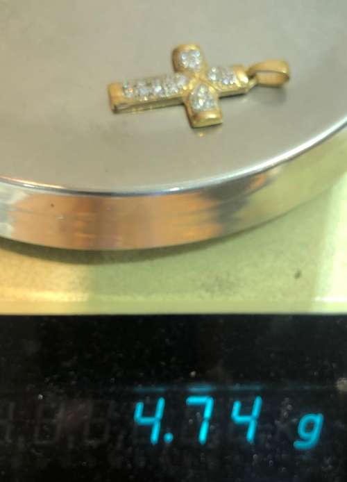 9K solid  9 carat Gold , stunning imported pendant- yellow  gold Cross