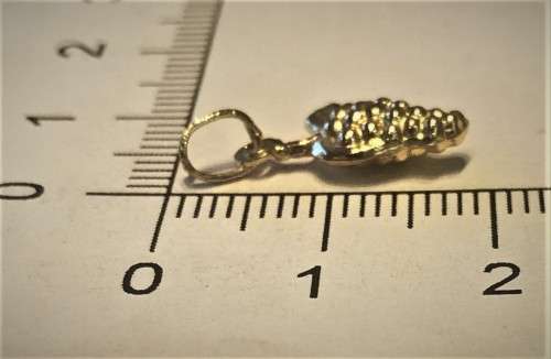 9K solid  9 carat Gold , stunning imported small charm - bunch of grapes