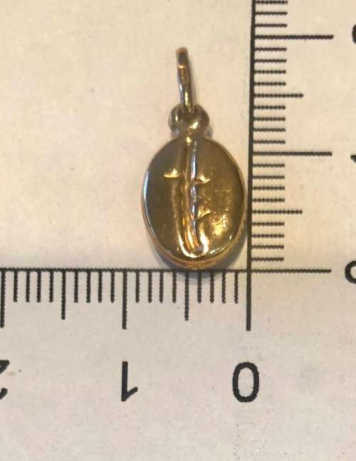 9K solid 9 carat Gold , stunning imported charm -Coffee bean