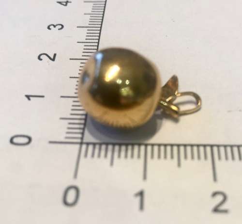 9K solid 9 carat yellow Gold , stunning imported charm - Apple