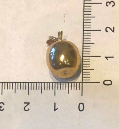 9K solid 9 carat yellow Gold , stunning imported charm - Apple