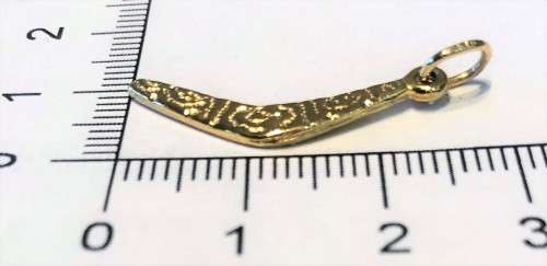 9K solid  9 carat Gold , stunning imported charm - Boomerang