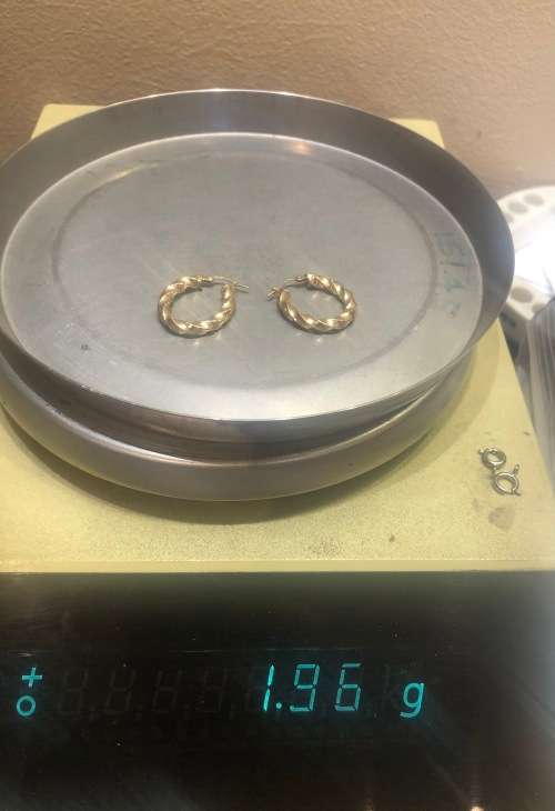 9K  9 carat  solid Gold  , beautiful twisted hoop earrings, 20 mm wide  x 25 mm long