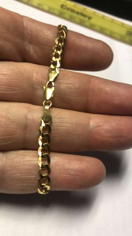 9K- Genuine 9 carat ,yellow Gold, Flat open curb bracelet , cm 18.5 long -links are 5.0mm. wide