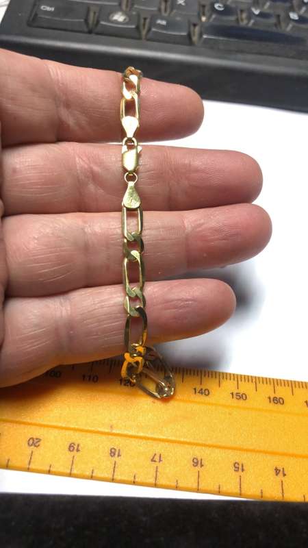 9K solid 9 carat----Imported gold Necklace, Figaro links -----5 ,5 mm. wide ---- cm.50 long
