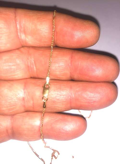 9 carat ------ Imported Gold Figaro Links necklace ---- cm 42----clearance item
