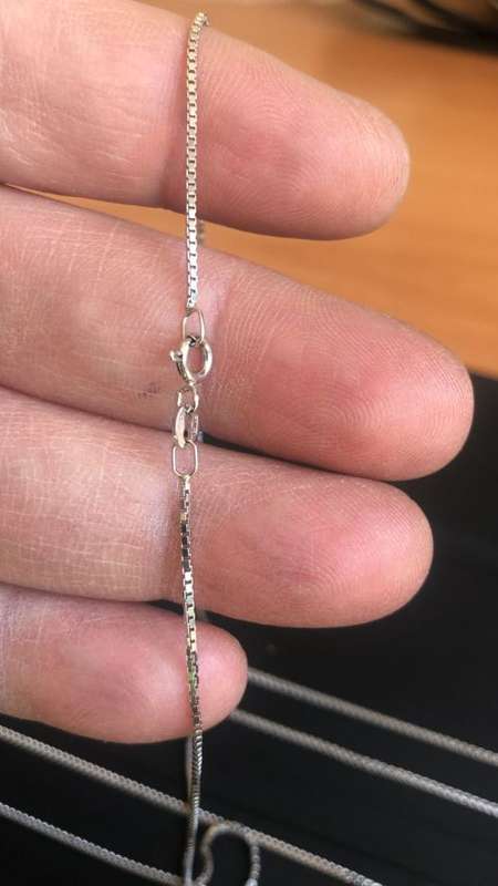 9K- Genuine 9 carat genuine , white Gold Necklace , square Box link -- cm 45 long - 1.1 mm wide