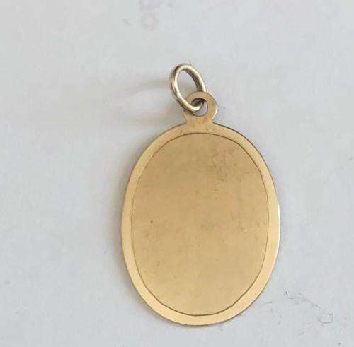9Kt solid, 9 carat Gold- stunning Oval medium size Disc----satin and shiny finish