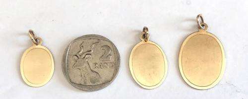 9Kt solid, 9 carat Gold- stunning Oval medium size Disc----satin and shiny finish