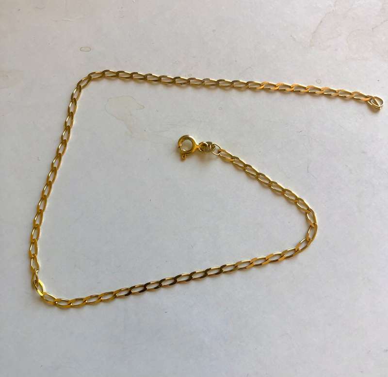 9k solid 9 carat Gold -----open Link Anklet------- cm. 26 long ----- 2.3mm. wide