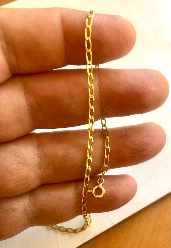9k solid 9 carat Gold -----open Link Anklet------- cm. 26 long ----- 2.3mm. wide