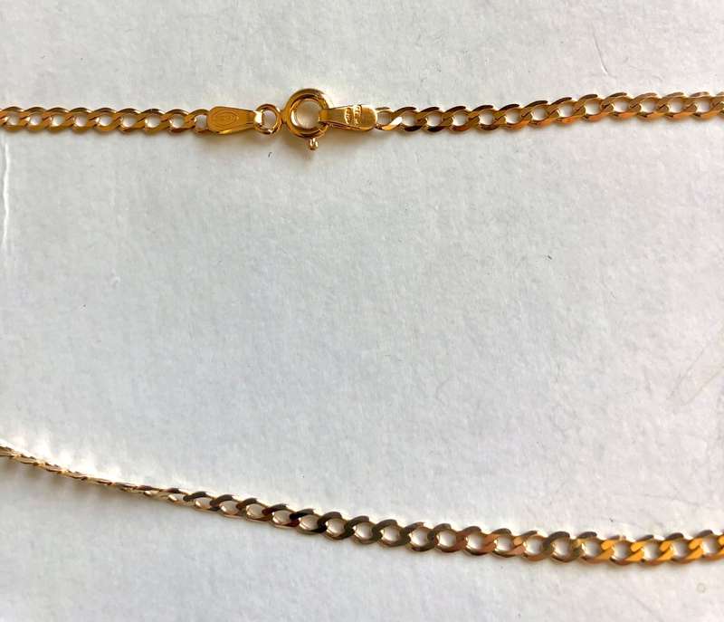 9k genuine,solid 9 carat Yellow Gold, bevelled open curb necklace----- cm 50 long -- mm 2.5 wide