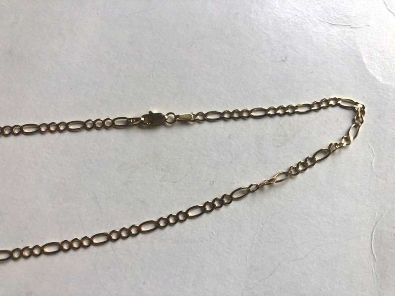 9k /solid 9 carat gold ---Yellow Figaro , 3.2 mm wide link chain ------- long 55cm -----