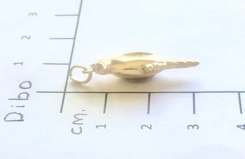 9K solid 9 carat yellow Gold , stunning imported charm -Parrot