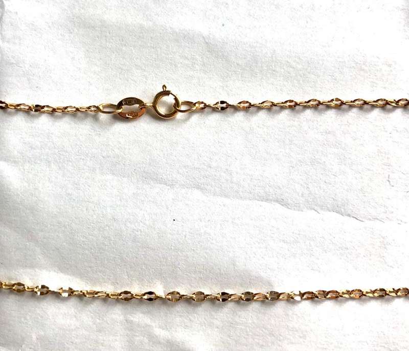 9k solid 9 carat Gold --- imported Flat gucci Necklace ---- cm 50 long ---