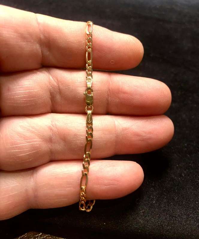 9k /solid 9 carat gold ---Yellow Figaro 3.0mm wide link chain ----60cm long