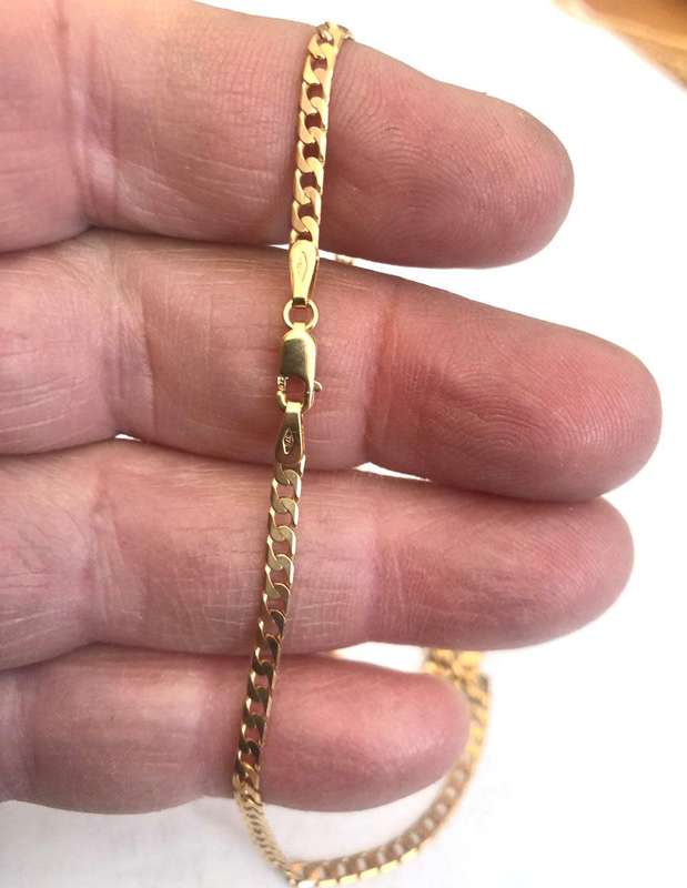 9k solid 9 carat Gold --square curb Link Necklace --- cm. 45 long ---- wide 2.8mm.
