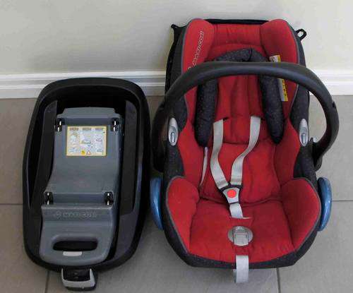Maxi Cosi Cabrio Fix with Family Fix Base