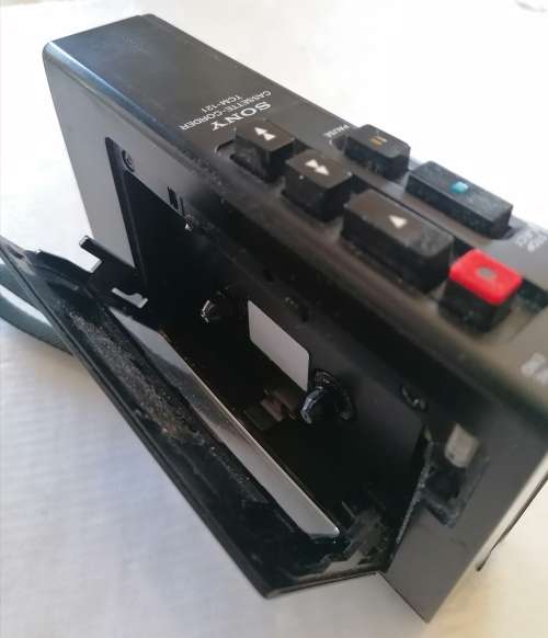 VINTAGE SONY CASSETTE - CORDER. MODEL: TCM-121 (CIRCA 1980`S) TAPE RECORDER/WALKMAN