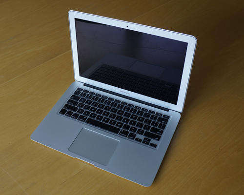 Apple Macbook Air 13" i5 New in Box only took out for updates