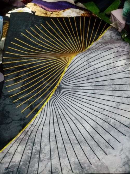 ABSOLUTELY BEAUTIFUL 3D CARPETS - VARIOUS DESIGNS SEE AUCTION