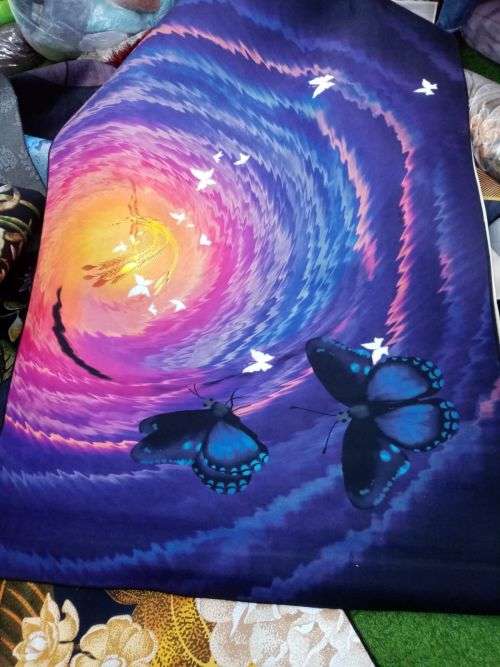ABSOLUTELY BEAUTIFUL 3D CARPETS - VARIOUS DESIGNS SEE AUCTION