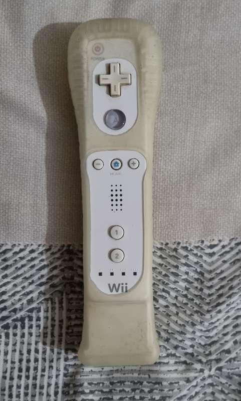 Wii Remote + Motion Plus + Cover