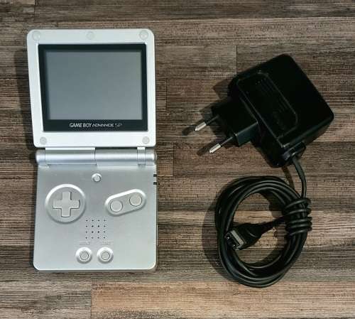 Nintendo Game Boy Advance SP Console - Platinum - Free Shipping