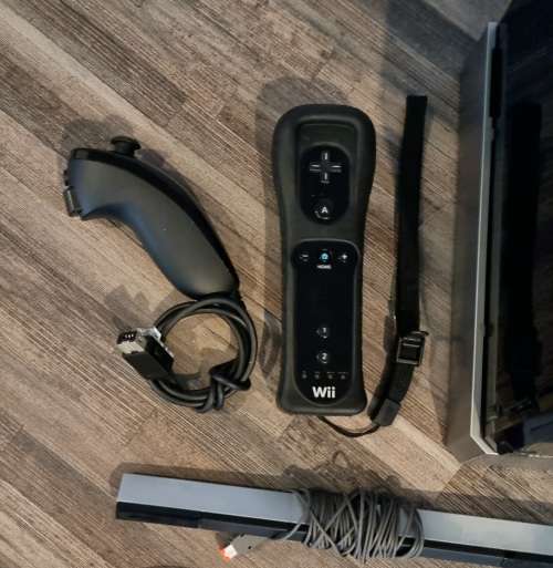 Nintendo Wii Bundle + Games
