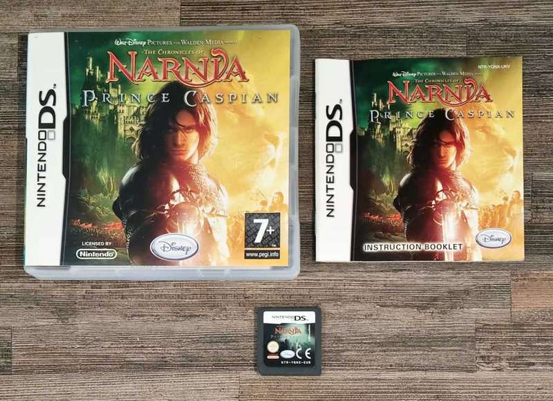 Nintendo DS Lite + Charger + Games