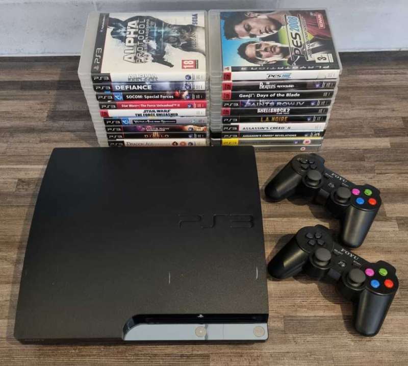 PS3 32GB Console + 2 Controllers + 20 Games - Price Drop