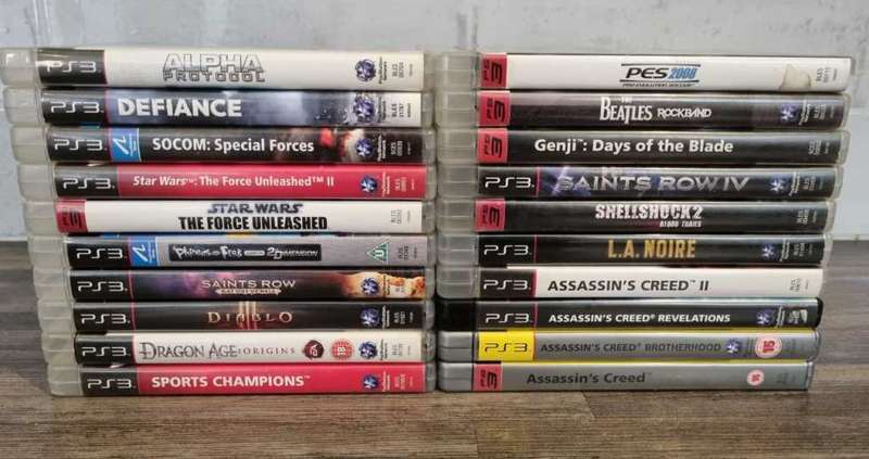 PS3 32GB Console + 2 Controllers + 20 Games - Price Drop