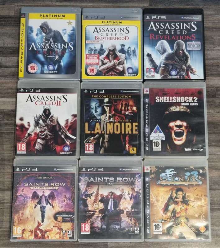 PS3 32GB Console + 2 Controllers + 20 Games - Price Drop