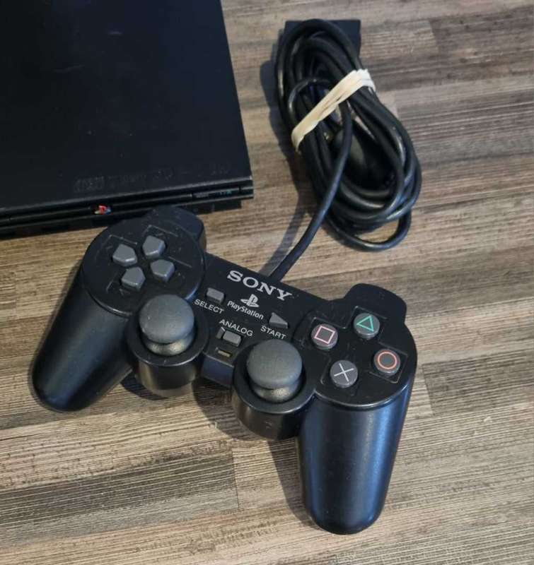 PS2 Console + 2 Controllers + Games