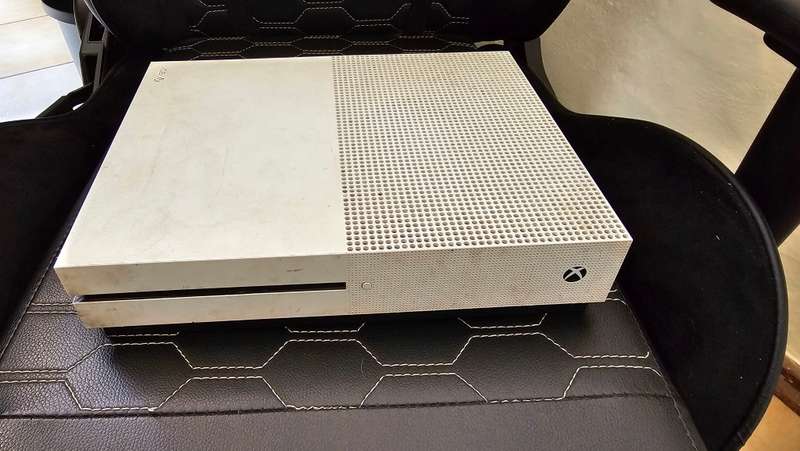 XBOX ONE S 1TB Console. Please read