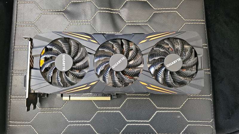Gigabyte GTX 1070 8GB. Please read