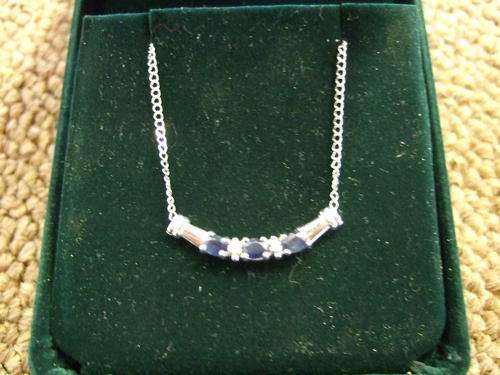 3x28 PONTER SAFIRES +2X SMALL DIMONDS 10CT WHITE GOLD
