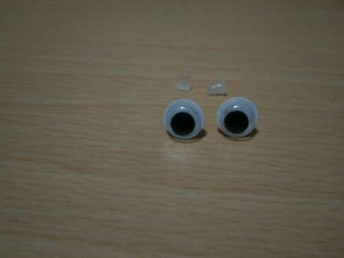 Googly eye earrings (7mm & 10mm)