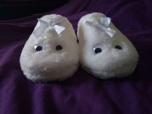 White Googley Eye Slippers Size 5/6