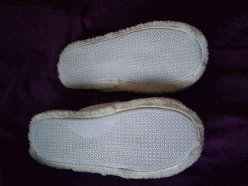 White Googley Eye Slippers Size 5/6