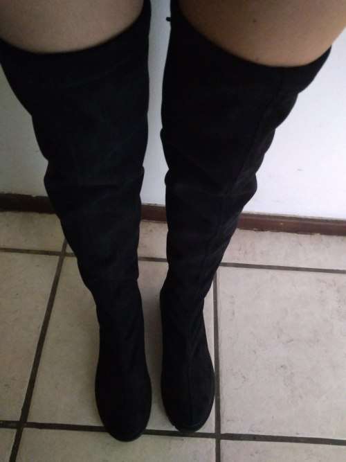 Black Boots Size 6 (above the knee)