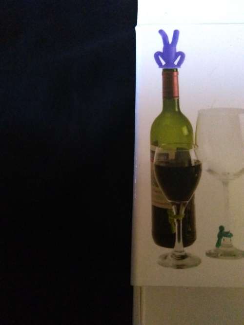 Wine stopper set and glass identification tags (men)