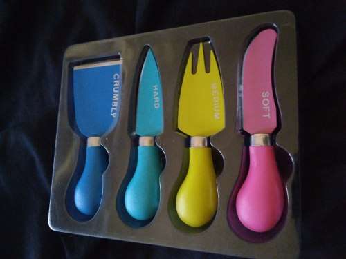 Cheese knife set