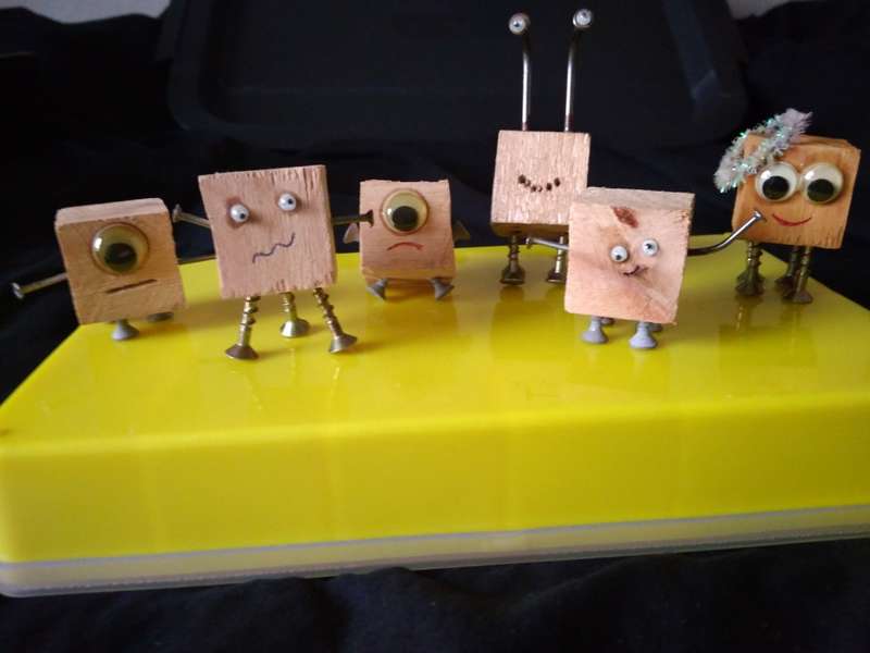 Wooden toys/ornaments (set of 6)