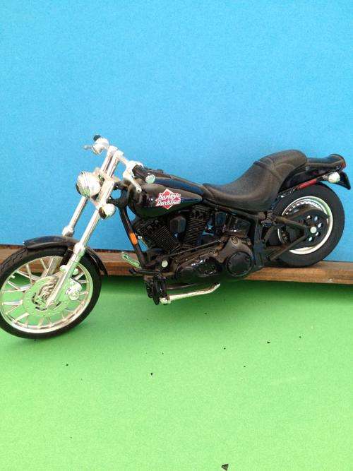 MAISTO HARLEY DAVIDSON MOTORBIKE 1:18