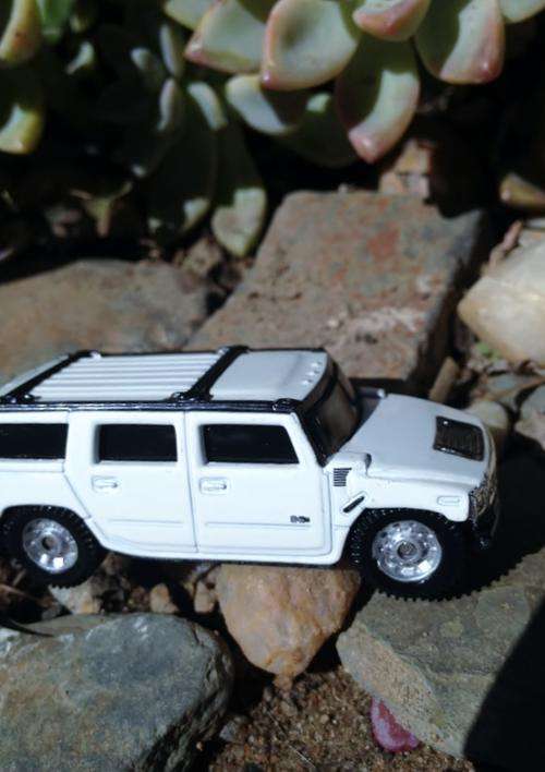 MAISTO HUMMER WHITE 1:64