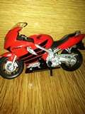 MAISTO HONDA CBR F4-1:18